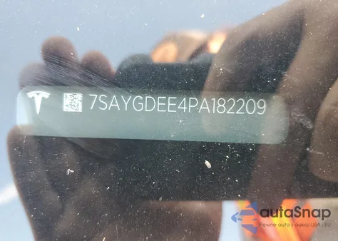 2023 Tesla Model Y z USA, uszkodzony, nr VIN 7SAYGDEE4PA182209